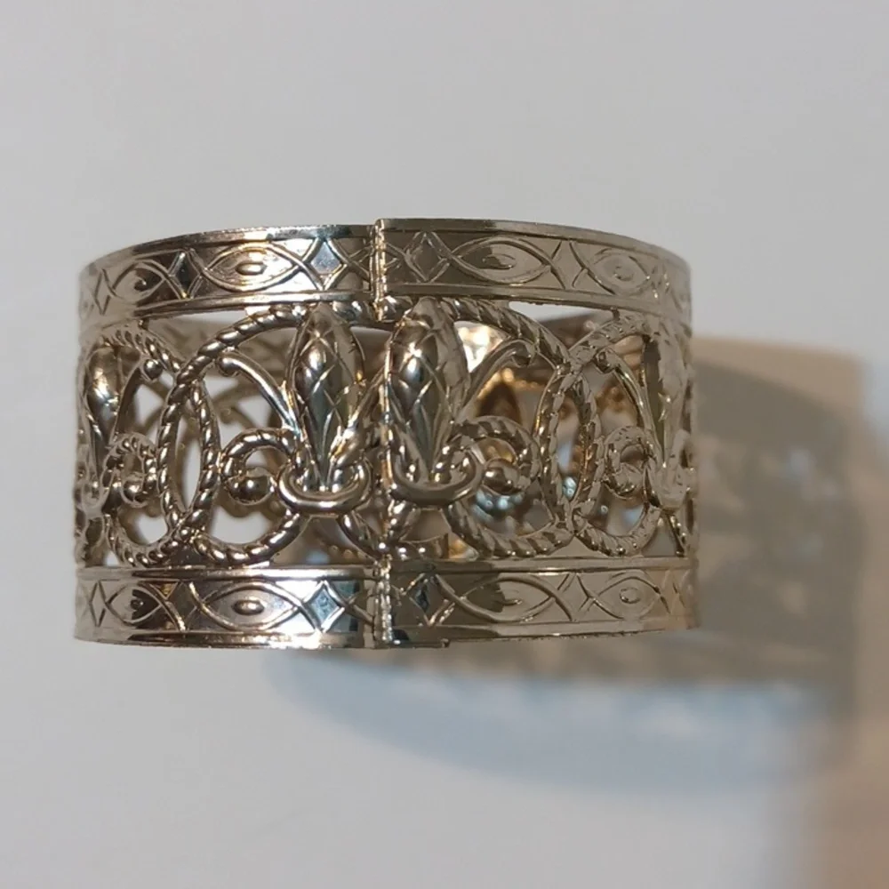 Vintage Kemp and Beatley Fleur Delis Filigree Napkin Ring Set of 6 L@@K!